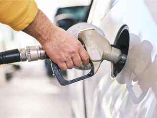 车主注意！油价调整通知：预计下调 !