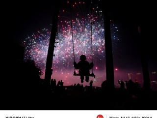 卢伟冰晒小米17 Ultra烟花样张：最强夜神实至名归 !