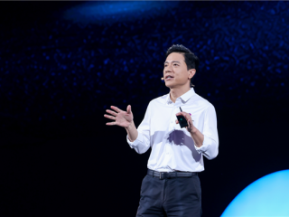 李彦宏：百度模型研发重点在有实际应用价值领域 不必每个方向都领先 !