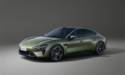19.9万有戏么 小米SU7配置曝光：后驱版400V打造、73度磷酸铁锂 ！