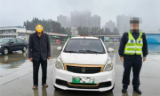 大爷无证驾驶一年多内违章279条：以为跟骑自行车一样不用考证 !