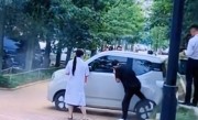车主下车忘熄火电车失控不停倒车：持续1个多小时电量耗尽才停下来 ！