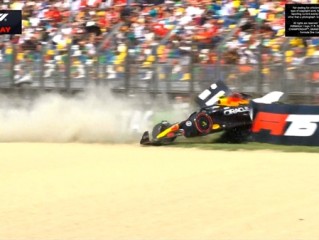 F1车手角田裕毅赛道严重事故 “人字拖”Halo救其一命 !