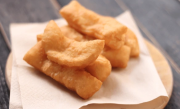 男子每早2根油条吃出动脉硬化 医生：避免油炸食品频繁食用 !