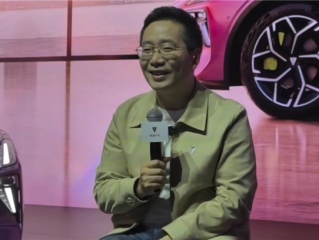 深蓝董事长邓承浩谈隐藏式门把手:我们也受到了特斯拉的影响 !