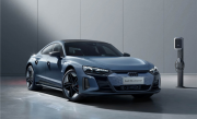 豪车玩不转纯电？奥迪RS e-tron GT狂降22万：老车主可获补贴 ！