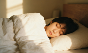 睡觉前千万别做这件事 伤身又伤心 你肯定“中枪”过 !