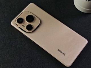 续航巨无霸！荣耀将率先量产10000mAh手机 !