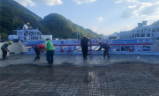 湖北恩施高速公路桥面智能铺装工法启用 效率翻倍降本40% !