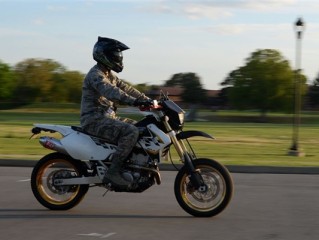 重庆辟谣“9月1日起摩托车能上高速”：造谣者已被已被查处！ 