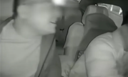 酒后闹事！甘肃一男子抢夺方向盘致出租车撞树：跳车逃跑后被控制 ！