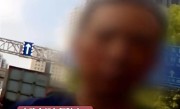 男子骑电动闯红灯被撞后怒吼：千错万错 机动车不能撞人 交警判罚后大快人心 !