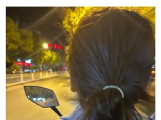 俩女生终于买车不用再挨冻 何小鹏:科技平权如此美好 !