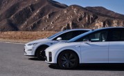 理想i8对标特斯拉Model X！侧面比Model X更加厚实 ！