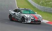 7分10秒！疑小米SU7纽北圈速曝光：比奔驰AMG GT R还快 ！