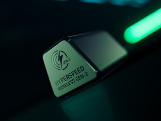 1999元 雷蛇旋风黑鲨V3专业版头戴耳机发布 无线也0延迟 !