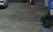 仅3分钟！外卖小哥送餐回来懵了：电动自行车已烧成空架 !