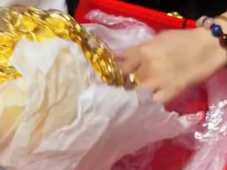 女子用180克黄金手捧花做陪嫁：觉得意义非凡，打算传承下去 ！