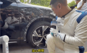 CEO亲自下场！李斌驾驶新款ES6实测120km/h爆胎：无惊无险 ！