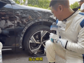 CEO亲自下场！李斌驾驶新款ES6实测120km/h爆胎：无惊无险 ！