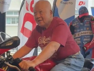 中国制造100分！张雪冠军车型香港首秀引爆车圈：82岁摩友激情下单 ！