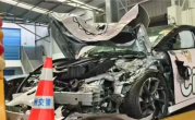 昊铂GT高速追尾工程车！昊铂回应：撞得是异形车 有局限性 !