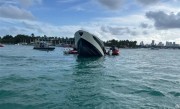 32名比基尼网红挤沉一艘兰博基尼游艇：价值3345万人民币 ！