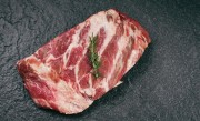 韩国烤肉店一片肥肉70多元人民币：韩国网友纷纷谴责 !
