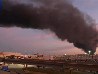 起飞时引擎脱落 坠毁爆炸！美国UPS坠机已致11死 !