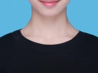 身份证颜色要求是什么（探讨身份证照片中衣服颜色的选择） ！