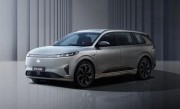 纯电插混双动力！东风奕派eπ008开启预售：20-25万元 ！