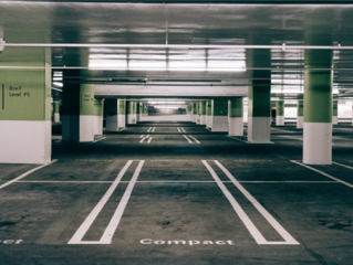 一年省下几千块！全国30多城宣布：公共车位永久免费 ！