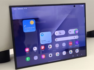 安卓首款三折叠屏销量不到5万台！三星不想多卖 ！