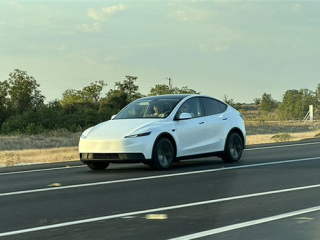 特斯拉计划推出更低价Model Y：应对美国停止补贴的影响 !