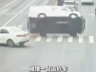 男子醉驾撞翻运钞车 交警回应：以为是来抢运钞车的 ！