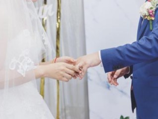 精选诗词解译“举杖驱赶，四处乱串。传道五原烽火急。贪欢闲地，各自寻安。但拂剑狂歌而已”打一最佳最佳生肖,独家释义词语解释