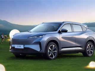 法系老友限时10.88万！神龙集团全新品牌首车示界06上市 ！