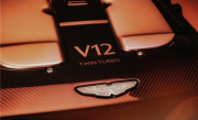 小排量不够高级！阿斯顿·马丁称将继续采用 V8、V12 发动机 ！