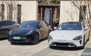 若都是20万+你会买谁！小米SU7、特斯拉同框：谁颜值更高 ！