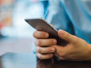 男子8千多元网购iPhone 仅退款不退手机被起诉 !