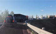 网友偶遇大堵车：竟因头车司机原地睡着了 ！