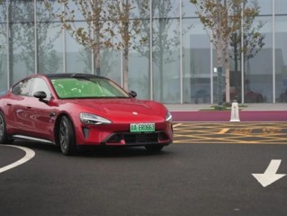 不玩虚的！雷军：1313公里中间只充一次电 数据摆在这里 ！