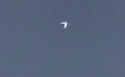 美国洛杉矶上空现V形“UFO”：主体呈回旋镖状 !