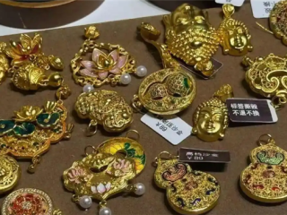 几十元戴金灿灿首饰 紧急提醒：长期佩戴或致中毒 !