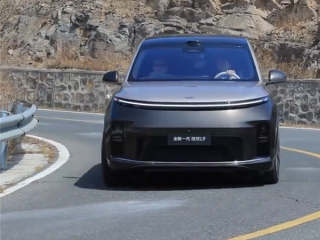 顶配卖到55.98万 新一代理想L9实车曝光：全主动悬架+超大电池！ ！