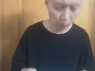 投诉鲁迅抽烟墙画误导青少年引热议！当事人孙女士致歉后 账号已被封 !