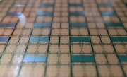 英伟达AI芯片在华份额暴跌至0%！中国移动2028年将建成10万张卡GPU集群 只用国产芯 ！
