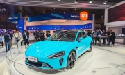 小米SU7 MWC首秀获海外媒体好评：性能比特斯拉、保时捷甚至更胜一筹 !