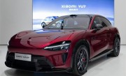 雷军晒小米YU7 GT车厘子红实车：已陆续到店 ！